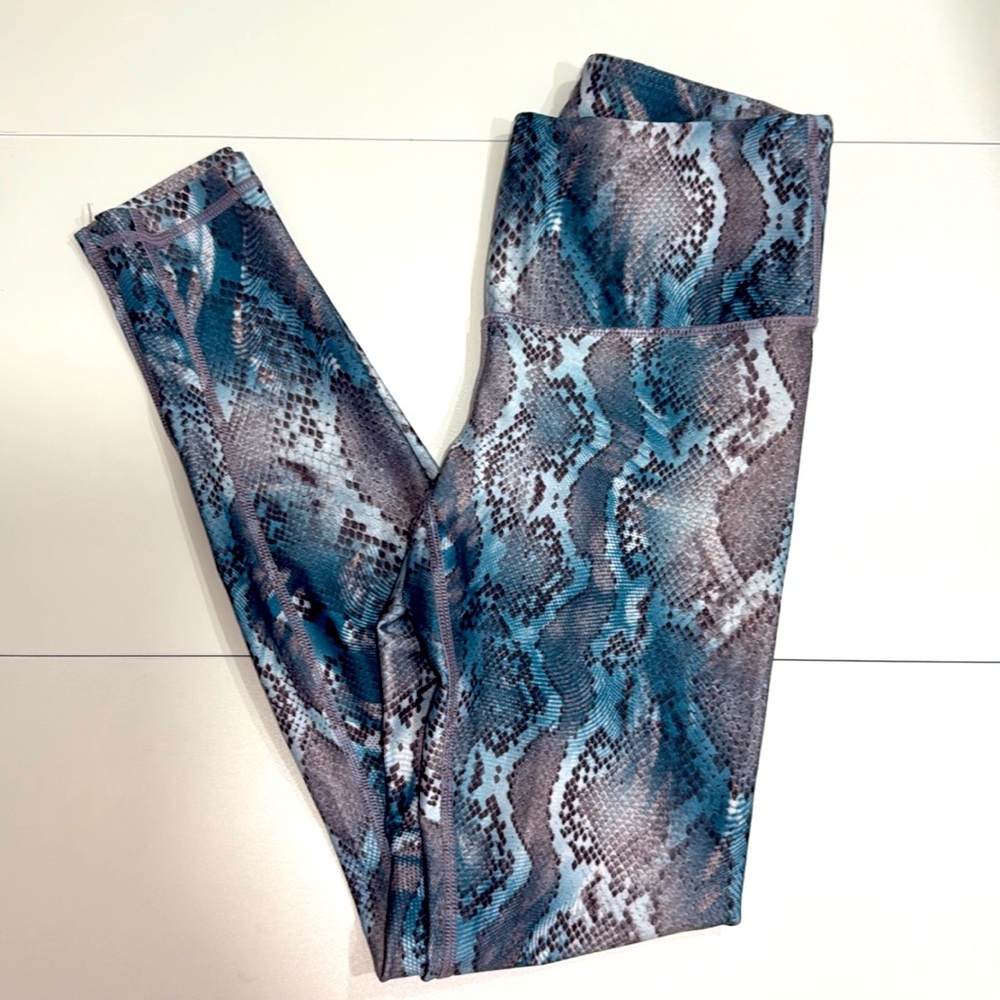 NWT Silky Blue Snake Print leggings